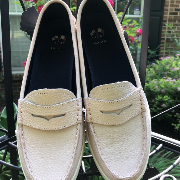 Sz. 8 1/2B Cole Haan Peach Tumbled Leather Shoes - Picture 6 of 7